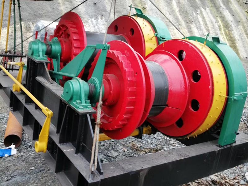 索道牵引起吊专用卷扬机