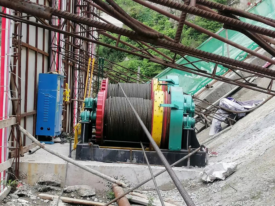 索道牵引起吊施工